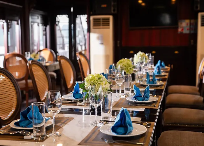 Renea Boutique Cruise Hạ Long