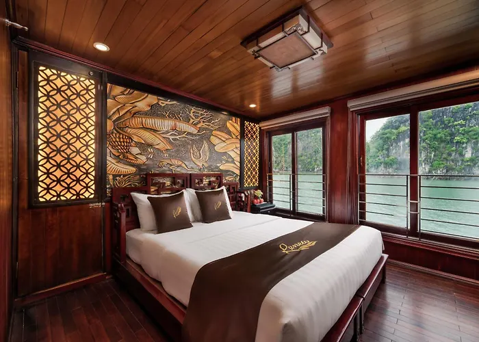 Renea Boutique Cruise Botel Hạ Long