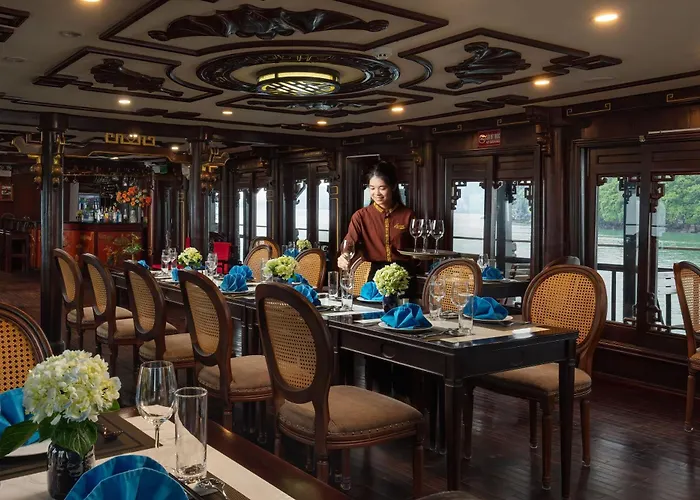 Renea Boutique Cruise 5* Hạ Long