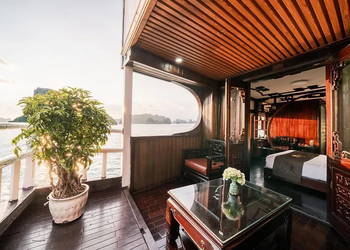 Botel Renea Boutique Cruise Hạ Long