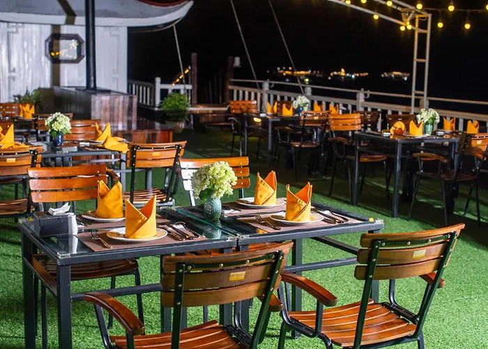 Botel Renea Boutique Cruise 5*