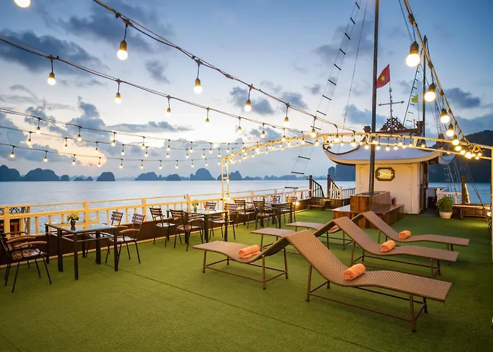 Botel Renea Boutique Cruise Hạ Long