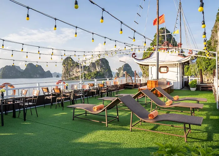 Renea Boutique Cruise Botel Hạ Long